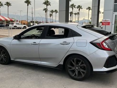 Used 2017 Honda Civic Sport Touring image 4