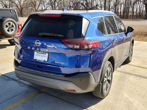 Used 2022 Nissan Rogue SV w/ SV Premium Package image 4