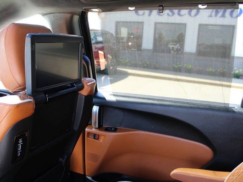 Used 2025 Chrysler Pacifica Pinnacle FWD image 11