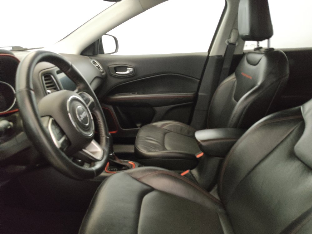 Used 2018 Jeep Compass Trailhawk w/ Leather Interior Group AWD/4WD image 17