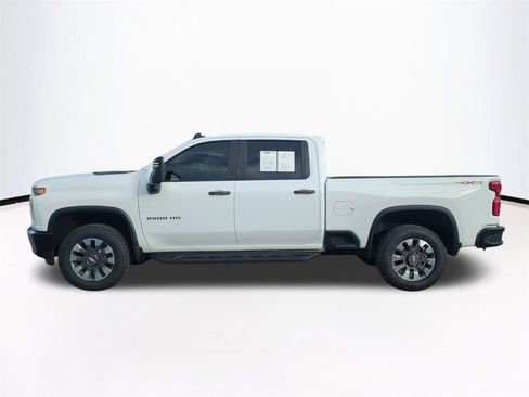 Used 2021 Chevrolet Silverado 2500 Custom w/ Custom Value Package image 8