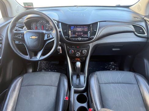 Used 2021 Chevrolet Trax LT AWD/4WD image 13