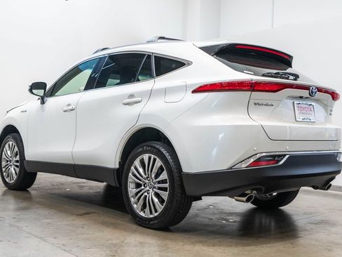 Certified 2021 Toyota Venza XLE w/ Softex Package AWD/4WD image 7
