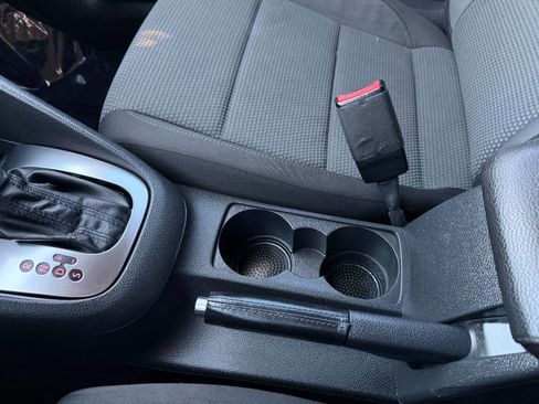 Used 2013 Volkswagen Jetta S image 45