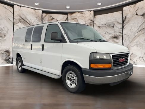 Used 2016 GMC Savana 2500 image 9