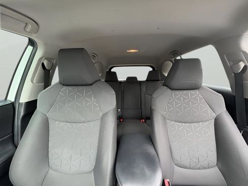 Used 2021 Toyota RAV4 XLE image 28