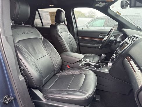 Used 2019 Ford Explorer Platinum image 19