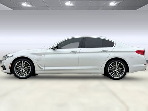 Used 2018 BMW 530e RWD image 2