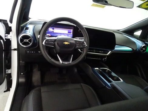 Used 2025 Chevrolet Equinox EV LT AWD/4WD image 5