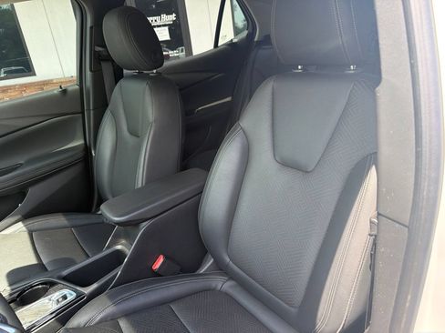 Used 2023 Buick Encore GX Essence w/ Experience Buick Package AWD/4WD image 3