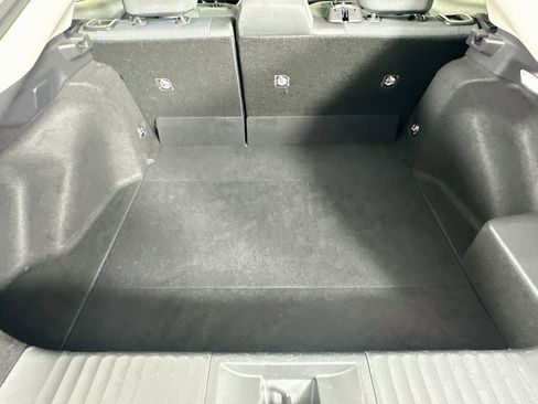 Used 2025 Toyota Prius LE FWD image 27