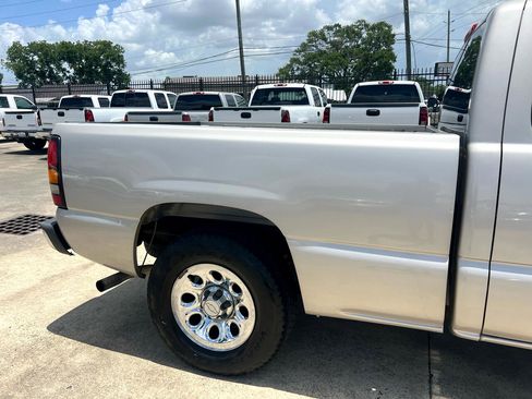 Used 2005 GMC Sierra 1500 W/T image 14