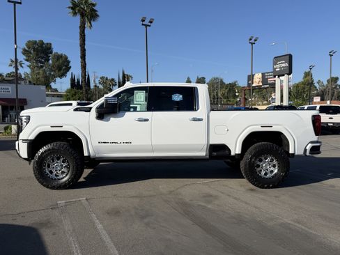 Used 2024 GMC Sierra 2500 Denali Ultimate image 4