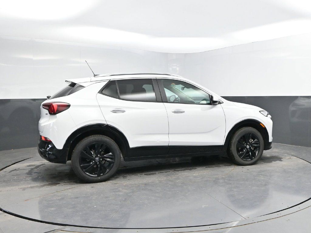 Used 2024 Buick Encore GX Sport Touring FWD image 8