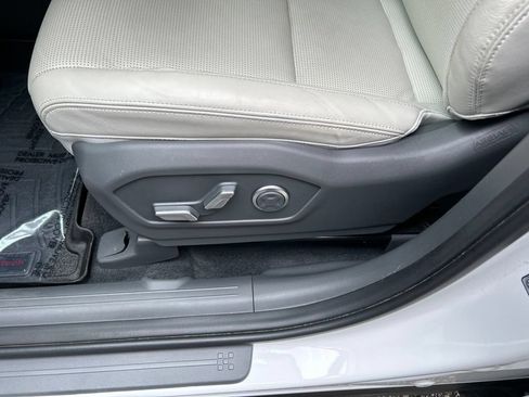 Used 2024 Hyundai Santa Fe Limited AWD/4WD image 16