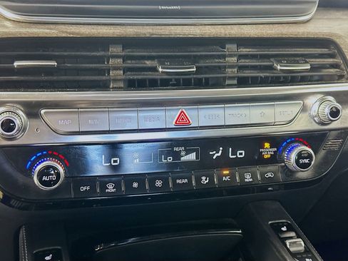 Used 2020 Kia Telluride EX w/ EX Premium Package FWD image 14