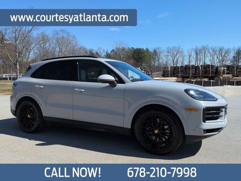 Used 2024 Porsche Cayenne image 1