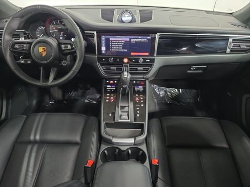Certified 2026 Porsche Macan AWD/4WD image 13