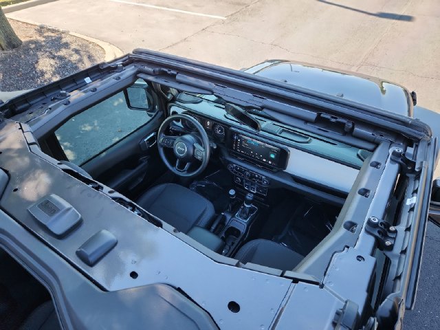 Used 2025 Jeep Wrangler Sport AWD/4WD image 26