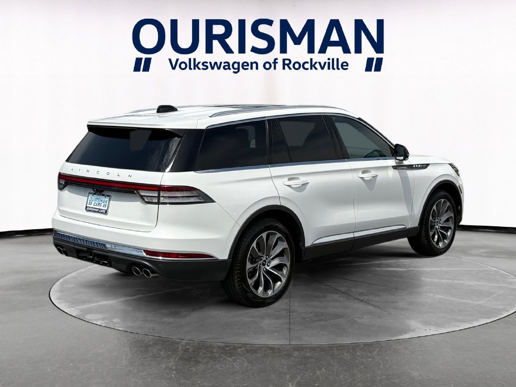 Used 2025 Lincoln Aviator Reserve AWD/4WD image 6