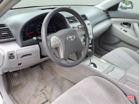 Used 2010 Toyota Camry LE FWD image 20