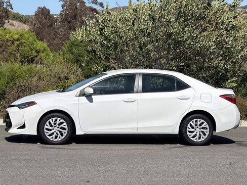 Used 2017 Toyota Corolla LE FWD image 4