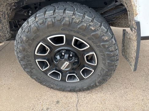 Used 2024 Ford F250 Platinum AWD/4WD image 7