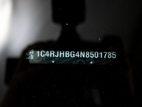 Used 2022 Jeep Grand Cherokee Limited image 23