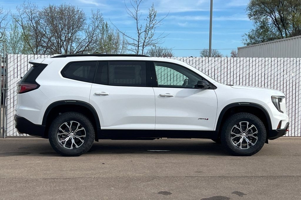 New 2026 GMC Acadia AT4 w/ Luxury Package AWD/4WD image 3
