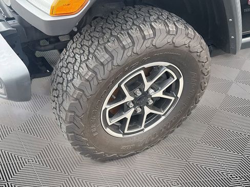 Used 2024 Jeep Wrangler Unlimited Rubicon w/ Safety Group AWD/4WD image 33