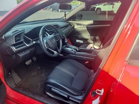 Used 2019 Honda Civic Sport image 2