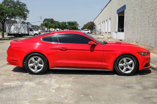Used 2017 Ford Mustang Coupe RWD image 7