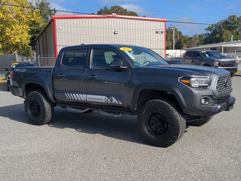 Used 2023 Toyota Tacoma TRD Off-Road image 11
