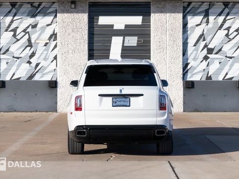 Used 2022 Rolls-Royce Cullinan image 14