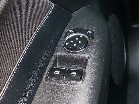 Used 2017 Ford Mustang Coupe image 16