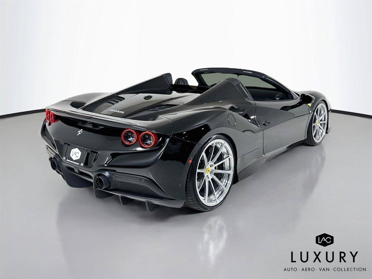 Used 2021 Ferrari F8 Tributo RWD image 6