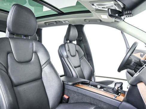 Used 2022 Volvo XC90 T6 Momentum w/ Protection Package Premier AWD/4WD image 23