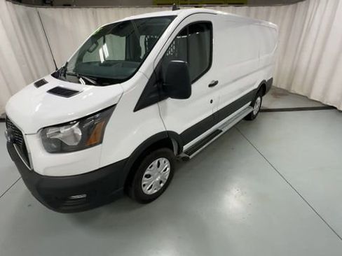 Used 2025 Ford Transit 250 Low Roof w/ Exterior Upgrade Package RWD image 4