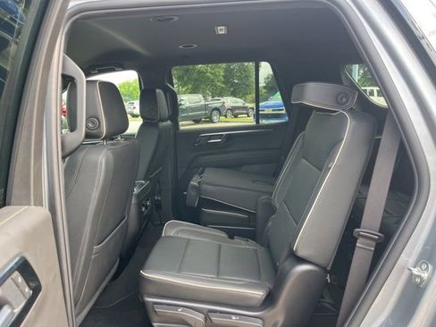 Used 2025 Chevrolet Tahoe Premier RWD image 38