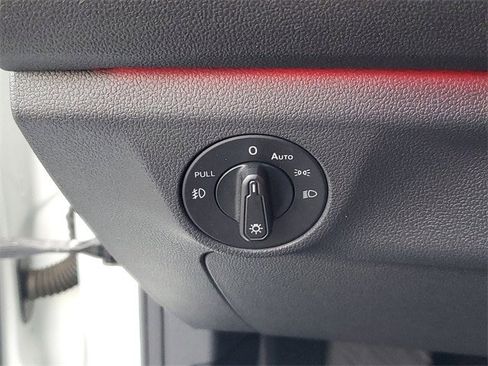 Used 2019 Volkswagen Jetta SEL Premium image 28