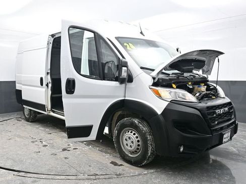Used 2024 RAM ProMaster 2500 w/ Convenience Group FWD image 34