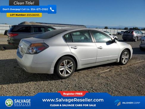 Used 2011 Nissan Altima 3.5 SR FWD image 4