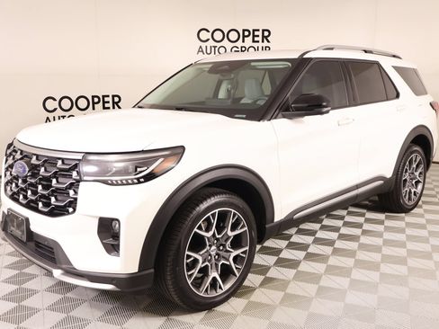 Used 2025 Ford Explorer Platinum w/ Ultimate Package AWD/4WD image 11
