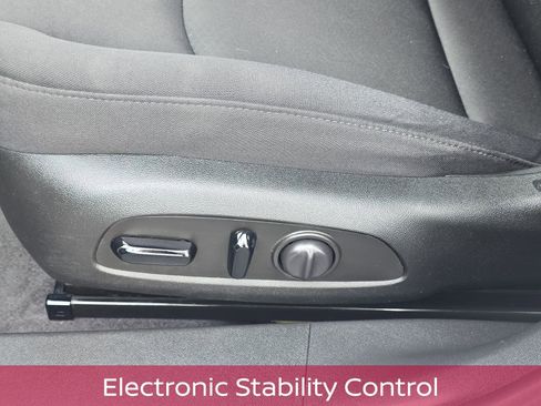 Used 2023 Chevrolet Malibu LT image 14