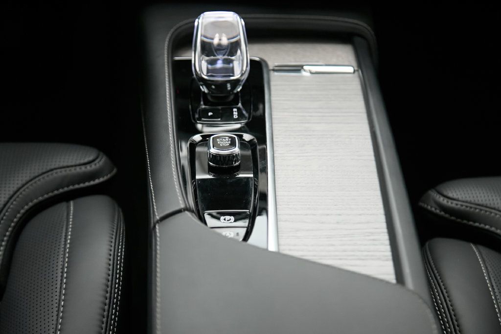 Certified 2024 Volvo XC90 B6 Ultimate AWD/4WD image 32