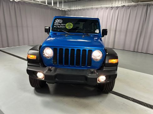 Used 2021 Jeep Wrangler Unlimited Sport AWD/4WD image 2