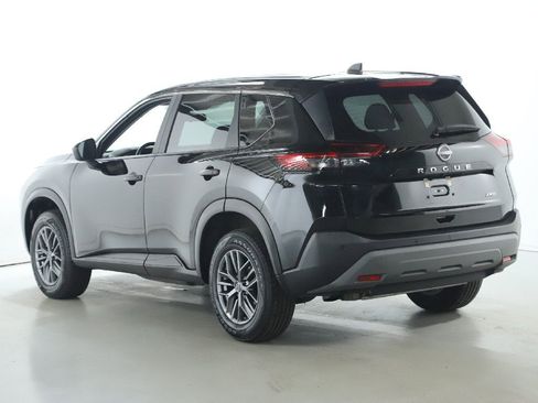 Used 2023 Nissan Rogue S image 40