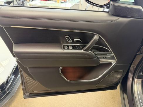 Used 2022 Land Rover Range Rover Long Wheelbase First Edition image 20