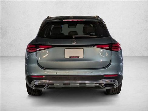 Certified 2025 Mercedes-Benz GLC 300 image 9