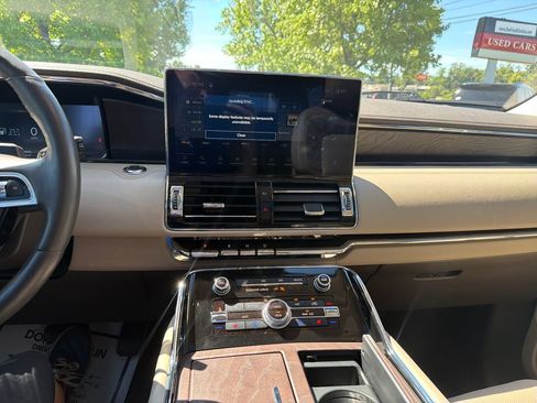 Used 2023 Lincoln Navigator Reserve AWD/4WD image 20